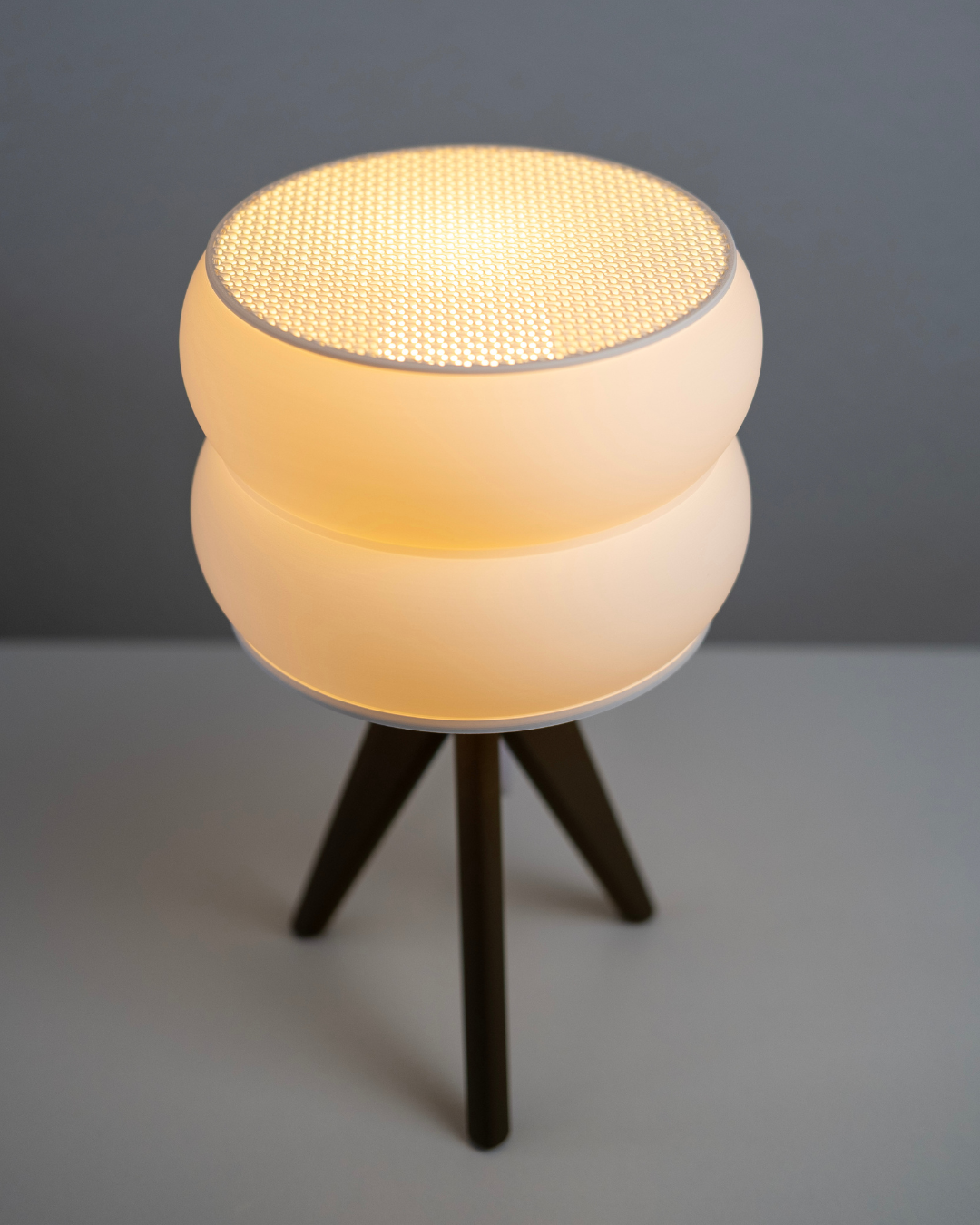 gyroid table lamp