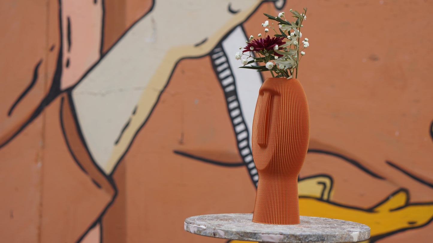 Silent dude vase