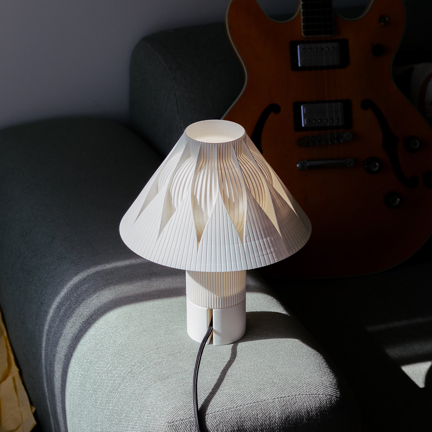 Rosace table lamp
