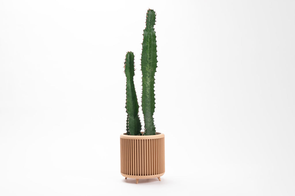 Planter with legs