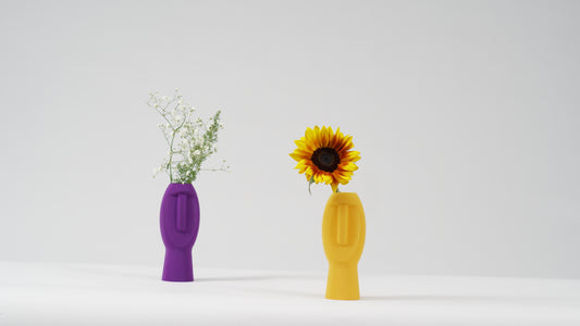 Silent dude vase