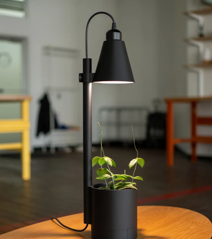 The Grow Light Planter